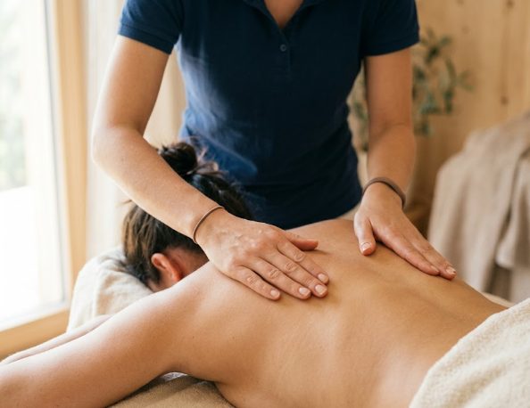 Massage du dos aux mains expertes et douces